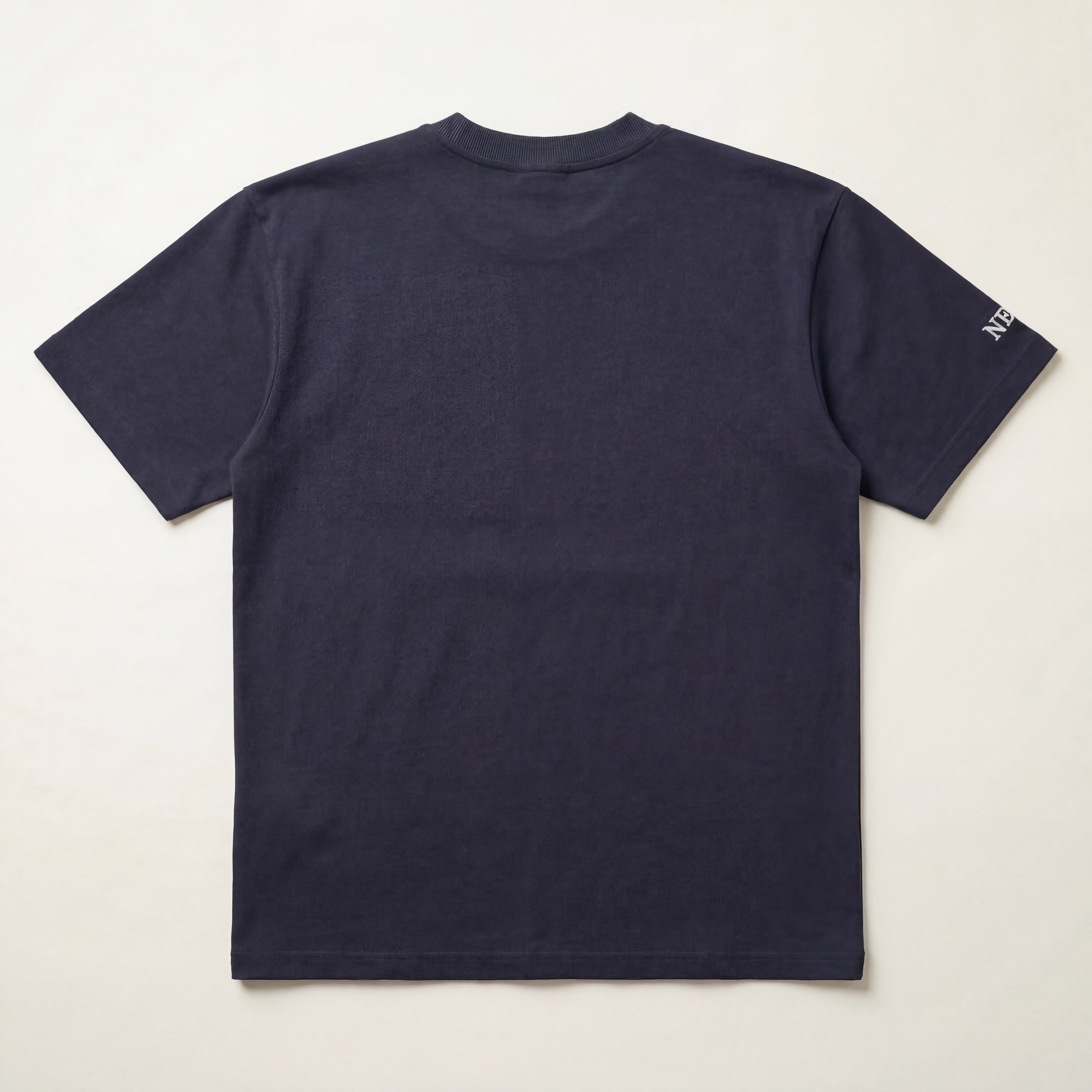 09 MINIMALIST TEE